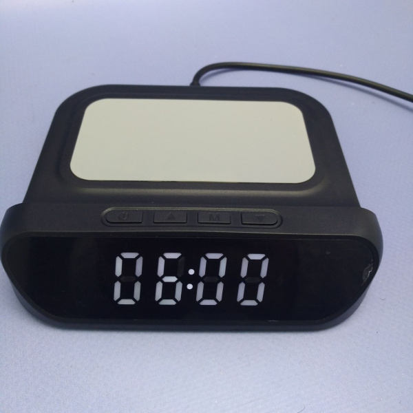 Часы настольные с функцией беспроводной зарядки и будильником